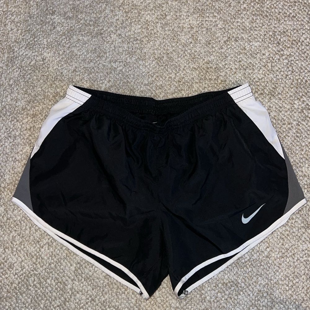 Nike Tempo Dri-fit running shorts | black athletic shorts with built in liner